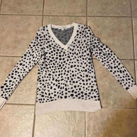 Animal print sweater. Size small - Picture 2 of 3